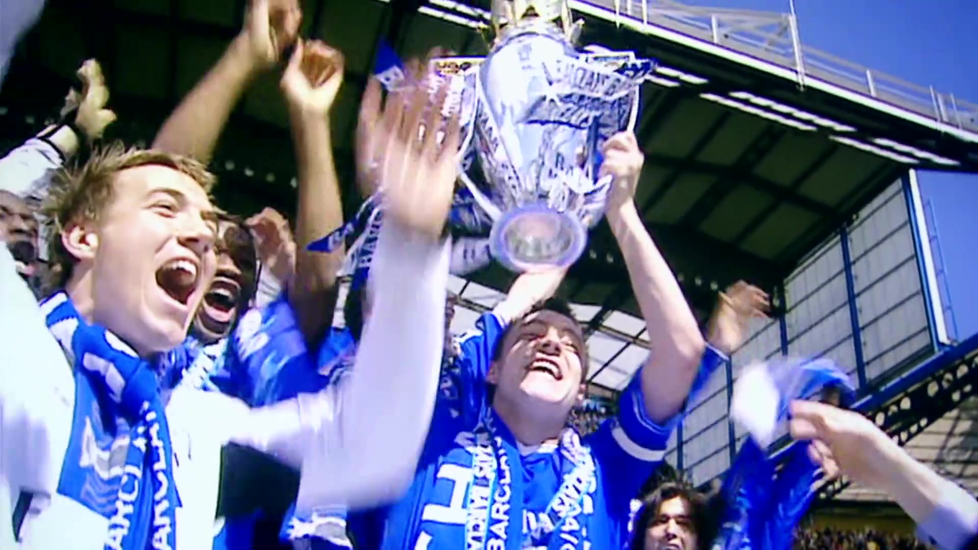 科芒之间的 科芒之间的