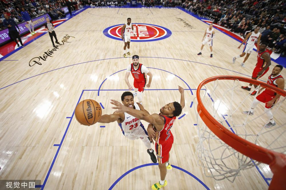 的表现令人 的表现令人